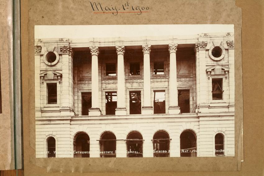 Minnesota State Capitol, West entrance, May 1, 1900