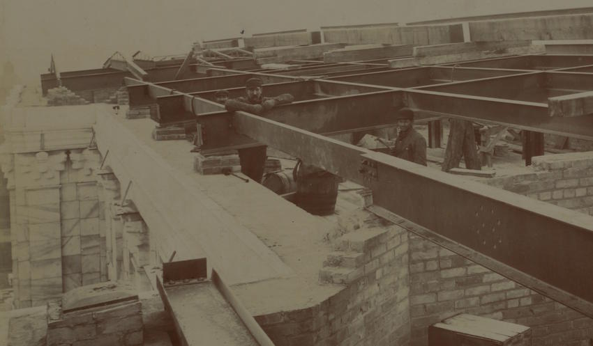 Ironworkers on Capitol roof 1899-12-1