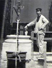 Stone mason, probably Nils Nelson,  April 4, 1904, Minnesota State Capitol 