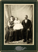 Emma, Gustave and August Wedell, cira 1899